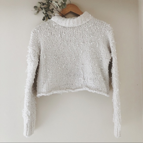 ❌SOLD❌Urban Outfitters Fuzzy Cropped Knit - Picture 2 of 7
